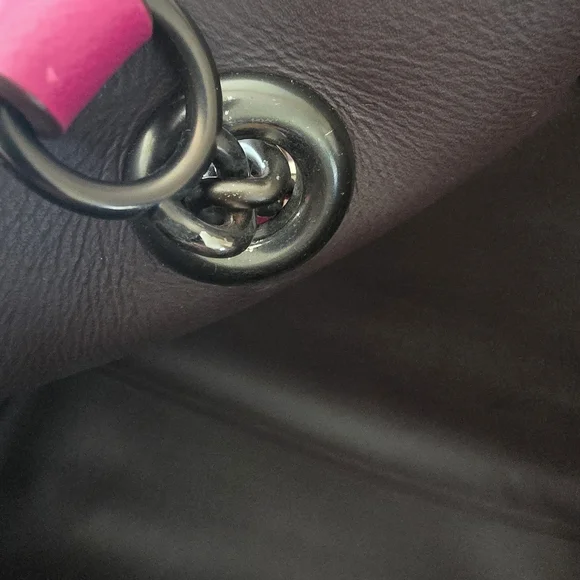 Coach Signature Chain Central Tote - Picture 8 of 16